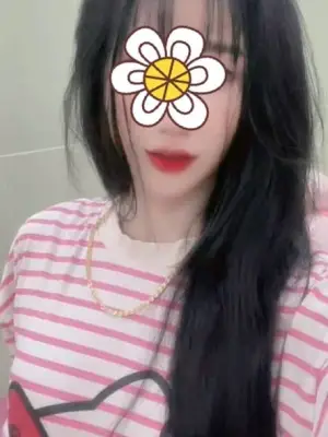 QUỲNH  như   GÁI  XINH, DÂM, CHIỀU KHÁCH TỚI BẾN