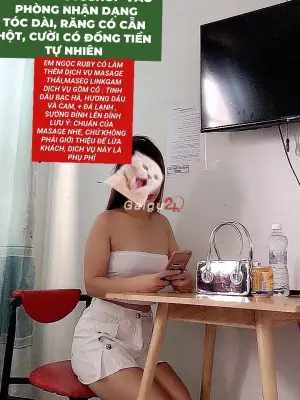 NGỌC RUBY CỰC CHIỀU KHÁCH THOẢI MÁI VÀ RẤT DÂM LUÔN