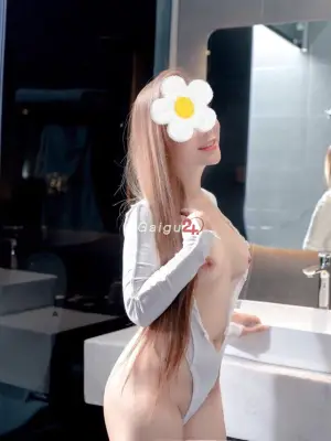 NGỌC RUBY CỰC CHIỀU KHÁCH THOẢI MÁI VÀ RẤT DÂM LUÔN