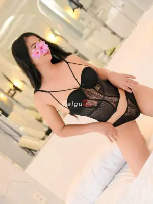 Lan Anh - Vú To, Dáng Tạm, Chơi Tình Cảm