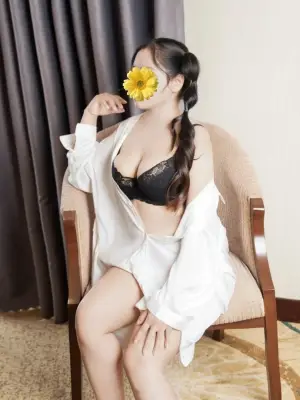 Tuyet Nhi,2k da trắng nõn,mới vào nghề