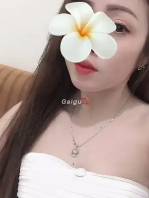 Quỳnh Nhi_ Gái dâm ngọt ngào, body gợi cảm