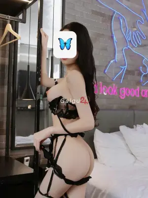 Minh Phương – Body trẻ trung, chơi cũng khá ổn