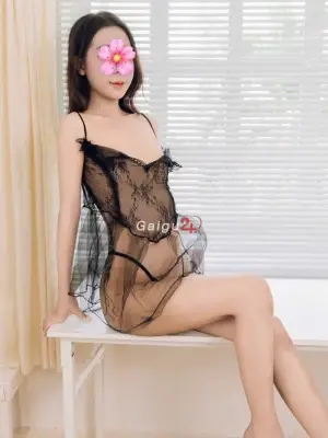 Tường Vy – Body nuột nuột, mặt xinh muốn đè ra chơi liền