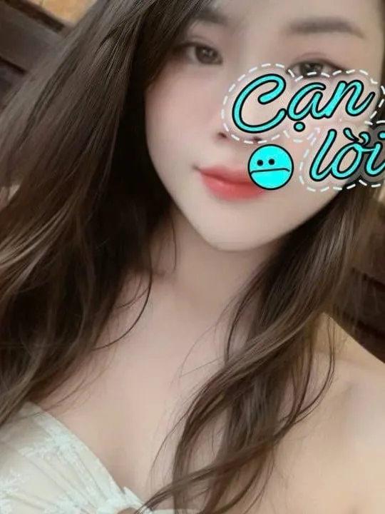 BÉ BẢO VY 2K2 XINH CUTE VÚ NON TƠ CHIM BỚT BÚ LIẾM PHÊ CHIỀU KHÁCH