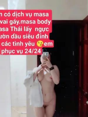 Gái non Tiểu Thúy_ Mặt học sinh, body nóng bỏng