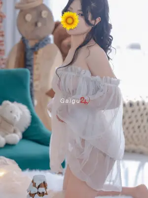 BÉ HUYỀN - Em Gái Thân Thiện, Dịch Vụ Đầy Đủ