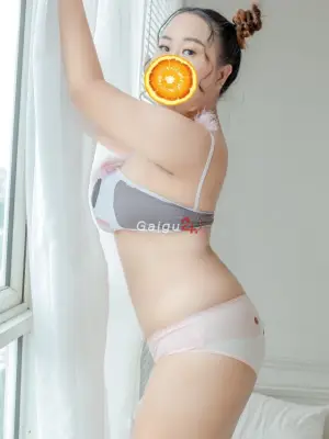 MINH CHÂU - Em Gái Múp, Nhiệt Tình và Dễ Thương