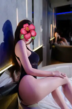 LINH CHI _ XINH XĂN_VÚ TO_SEXY NÓNG BỎNG _DÂM ĐÃNG CUỒNG NHIỆT CHIỀU KHÁCH
