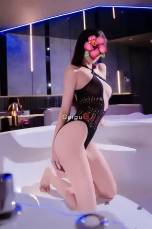 LINH CHI _ XINH XĂN_VÚ TO_SEXY NÓNG BỎNG _DÂM ĐÃNG CUỒNG NHIỆT CHIỀU KHÁCH