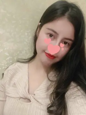 Ngọc Vy_ Gương mặt kute, body nóng bỏng