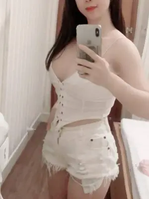 Thùy Linh  - Xinh baby - Body chuẩn hotgirl