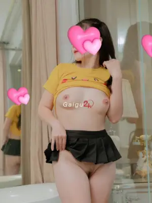 UYỂN NHI - Phục Vụ Khách Ân Cần, Chu Đáo