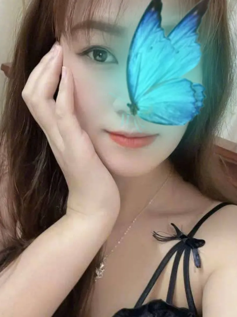 Hoàng Yến_ Vú Bự, Da Trắng - Làm Tình Cực Phê - Lên Đỉnh Cực Sướng