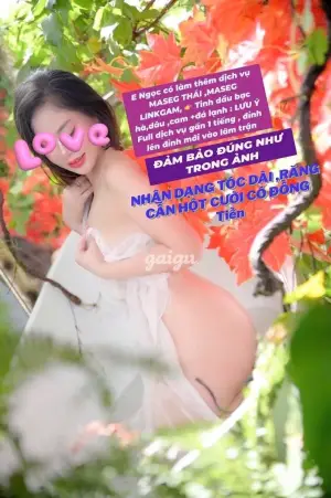 NGỌC RUBY CỰC CHIỀU KHÁCH THOẢI MÁI VÀ RẤT DÂM LUÔN